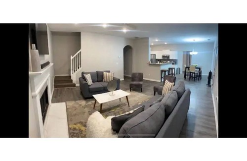 Douglasville House | Huge House for Groups, Teams, Six Flags & Sports