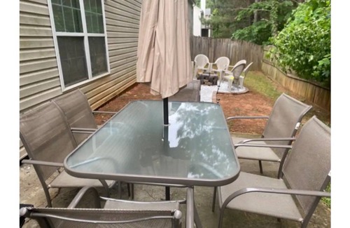 Douglasville House | Huge House for Groups, Teams, Six Flags & Sports