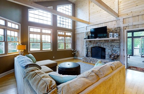 Tazewell Cabin | Huge lakefront home & guest house - private dock, two full kitchens & game room