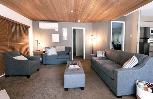 Blueberry Hill Condo | Huge New MountainView Patio, Spacious Ground Flr Corner Unit, Sleeps 8, Pool/Spa