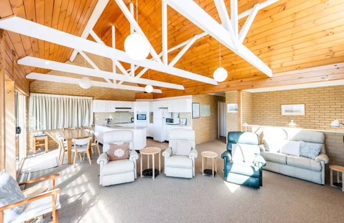 Yamba Apartment | Huge Ocean View apartment! Panoramic views.Wifi, linen, Smart TV+