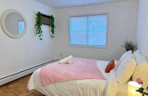 Guttenberg Apartment | Huge Place Minutes from NYC Parking Available