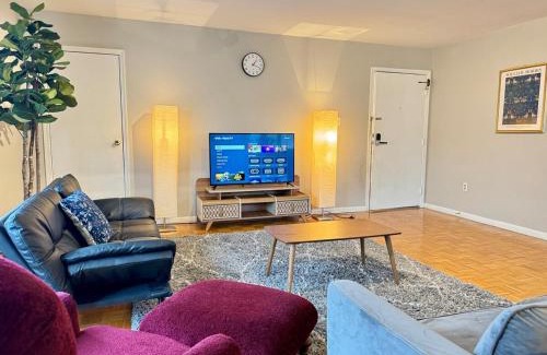 Guttenberg Apartment | Huge Place Minutes from NYC Parking Available