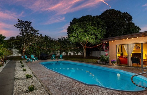 Seminole House | 🌴“Huge Pool Home 5 mins to Beaches and all the fun the Sunshine state offers”🌊☀️