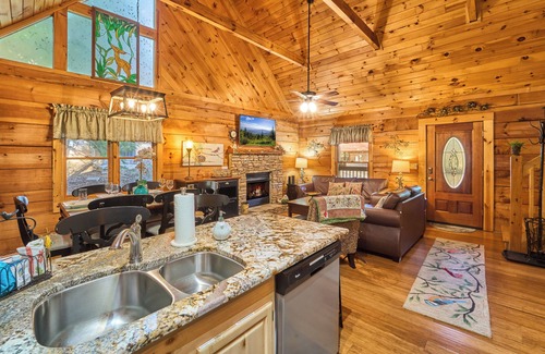 Gatlinburg Cabin | Huge Porch with Swings/Homey, Clean & Well Stocked/New Hot Tub