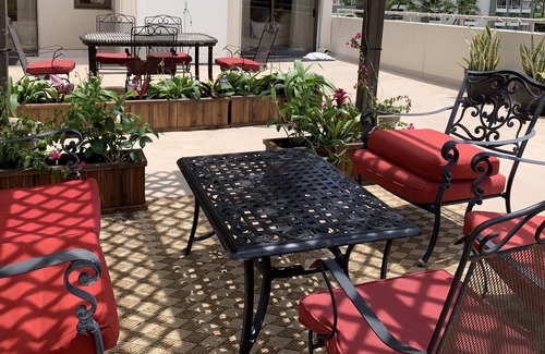 Waikiki Condo | Huge, private lanai with panoramic view of Diamondhead