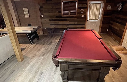 Hamlin House | Huge Renovated 4 BDR House. Ski Hill. Pool Table. Game Room. Big open sunroom.