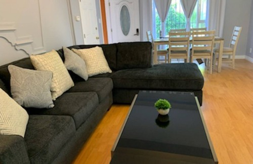 Pico - Robertson Apartment | Huge studio on Pico and Robertson with full kitchen and parking