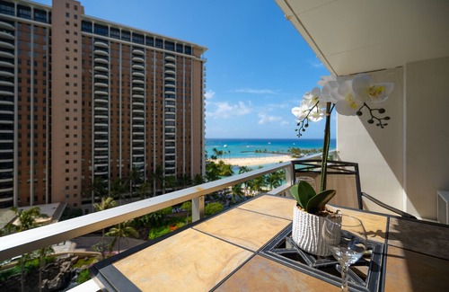 Waikiki Apartment | Huge Studio Unit with Lagoon View! #934