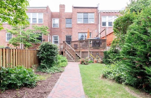 Glover Park Apartment | Huge Studio w/Full Kitchen/ W/D/Parking