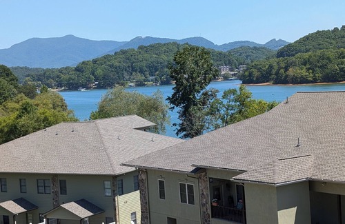 Young Harris Condo | HUGE Views at Lake Chatuge - HUGE plush condo with two king suites!