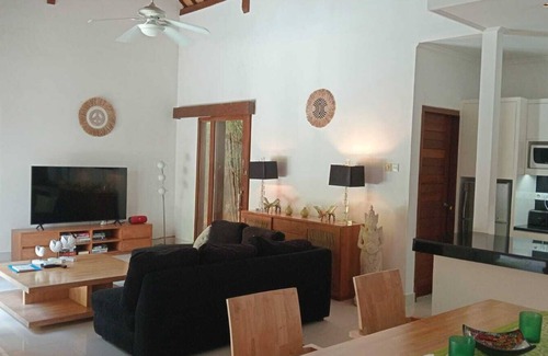 Dyanapura Villa | Huge Villa 10 mins walk to Seminyak Beach