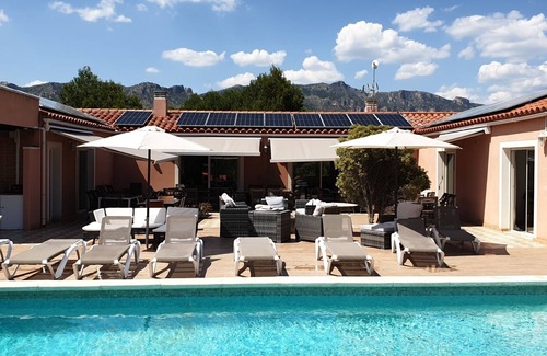 L'Ametlla de Mar Villa | Huge villa, 13 BEDR, 8 BATHR, FULL A/C, Large Pool, ping-pong, BBQ
