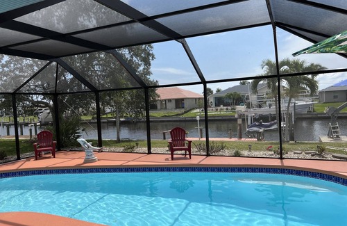 Gulf Cove House | HUGE WATERFRONT HOME WITH A POOL, CLOSE TO BEACHES &FAMOUS WARM MINERAL SPRINGS!