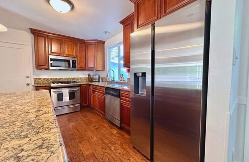 Arden Park Vista House | Huge Yard-King Bed-Beautiful Neighborhood-Garage