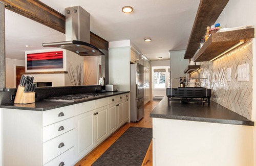 Hulen Meadows House | Hulen Way Home - Newly Remodeled Home with Trails Right Out the Front Door