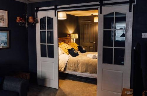 Hull Old Town Apartment | Hullidays》Old Town Luxury Cavern