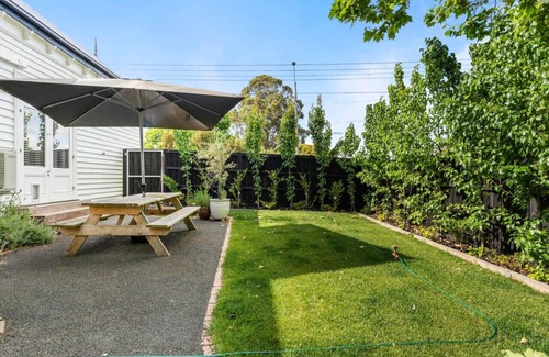 Black Hill Apartment | HUM111 - 111 Hummfray St N. Ballarat East