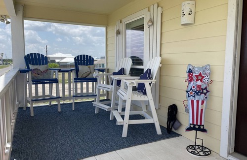 Rockport House | Hummingbird Festival! Intercoastal water view! Pets OK! Free WIFI!