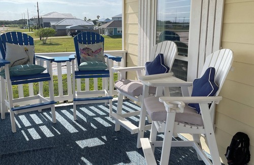 Rockport House | Hummingbird Festival! Intercoastal water view! Pets OK! Free WIFI!