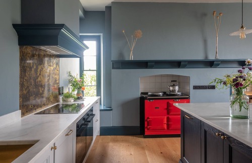 Newton Ferrers House | Hummingbird House - a cottage that sleeps 11 guests in 5 bedrooms