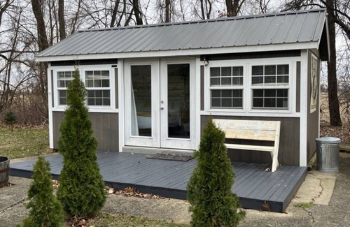 Battle Creek Cottage | Hummingbird Rest : Christian Retreat in Tiny House