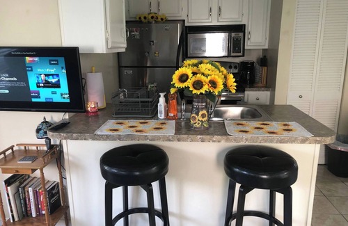 Surfside Beach Condo | Hummingbird's Comfortable Ground Floor Condo w/State Park Pass - Bring the Pup!n