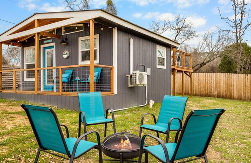 New Braunfels Ski Chalet | Hunka Hunka River Cabin Retreat