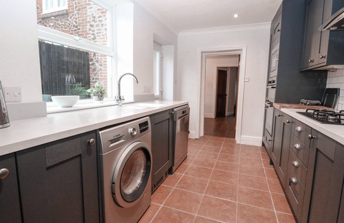 Hunstanton Cottage | HUNNY COTTAGE, pet friendly, character holiday cottage in Hunstanton