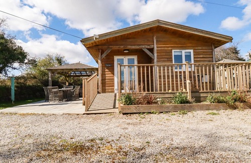 Redruth Cottage | HUNROSA, pet friendly, character holiday cottage in St Day