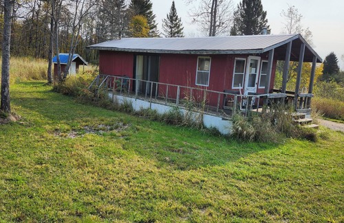Chisholm Cabin | Hunt camp with Lots of Nature situated between Lake Nosbonsing and Wasi Lake