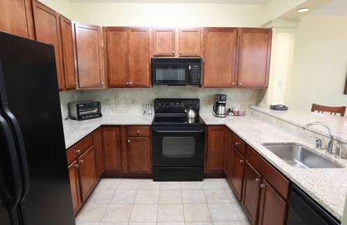 Hunter Condo | Hunter Mountain 2BR Penthouse | Vaulted Ceilings