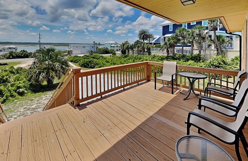 Crescent Beach Cottage | Hunter's Haven