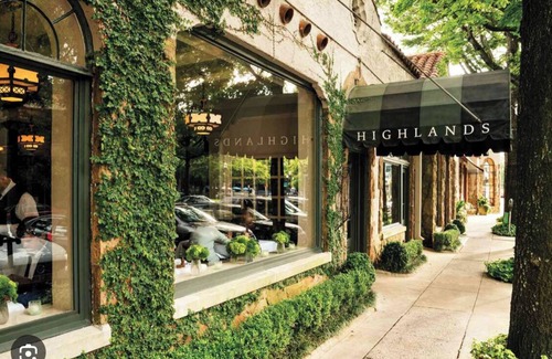 Highlands Cabin | ~HUNTER'S LODGE~ ' AN EXQUISITE 12 ACRE ESCAPE WITH SOARING VIEWS'