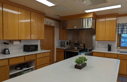 Hot Springs House | Hunters Lodge in Custer