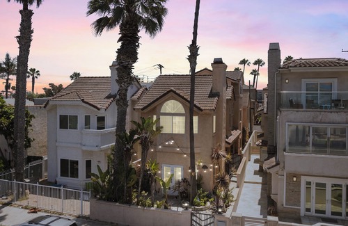 Huntington Beach House | Huntington Beach 3 Story Home Ocean Views Downtown Luxury at Villa di Mare