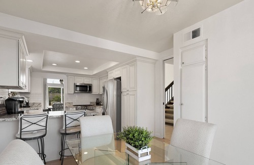 Huntington Beach House | Huntington Hideout | Gourmet Kitchen, Poolside Oasis, Hot Tub | Mins to Beach