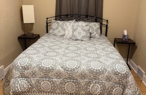 Hurley Apartment | Hurley, 1 block from Famous Silver Street