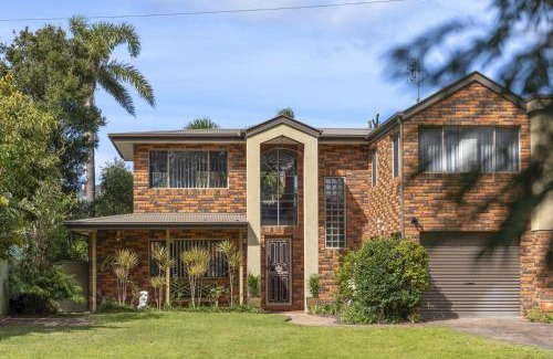 Vincentia House | Husky Big Beach - Belle Escapes Jervis Bay