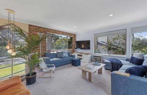 Vincentia House | Husky Big Beach - Belle Escapes Jervis Bay