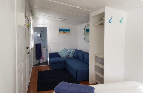 Huskisson Cottage | Husky Waters Shack overlooking the moored yachts