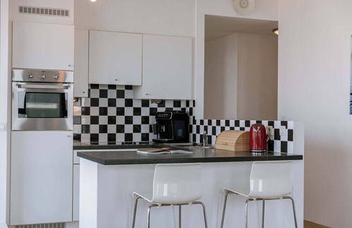 De Kaaien Apartment | Huswell - Amazing apartment in London tower with p