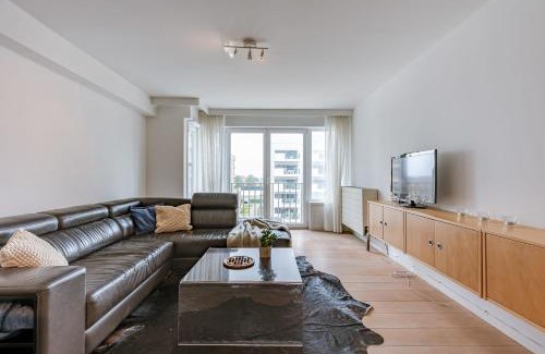 Ostend Apartment | Huswell - Beachside 3-Bedroom Duplex Near Sea