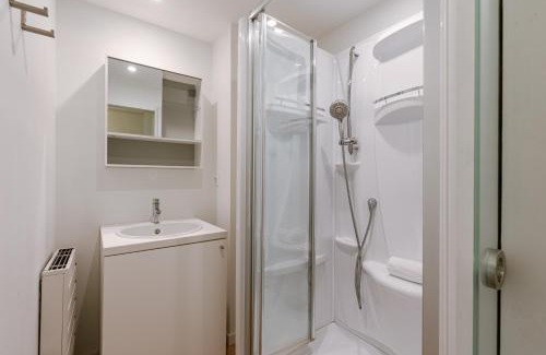 Ostend Apartment | Huswell - Beachside 3-Bedroom Duplex Near Sea