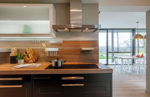 Ledegem House | Huswell - Charming Vacation Home with Lush Garden