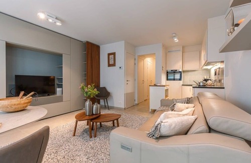 Duinbergen Apartment | Huswell - Comfortable 2 bedroom seaside apartment