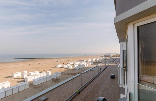 Wenduine Apartment | Huswell - Enjoyable apartment with sea view