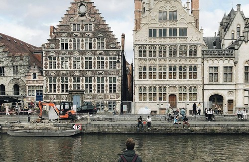 Ghent City Centre Apartment | Huswell - Modern Studio with Views