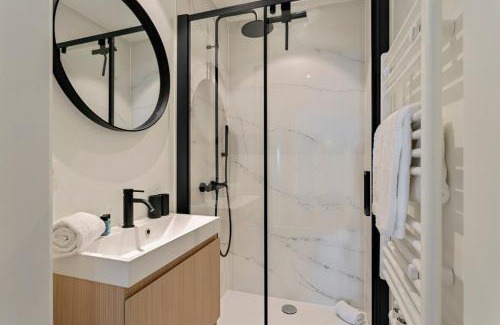 Mariakerke Apartment | Huswell - Stylishly refurbished apartment with sea view