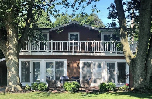 Fennville House | Hutchins Lake Retreat